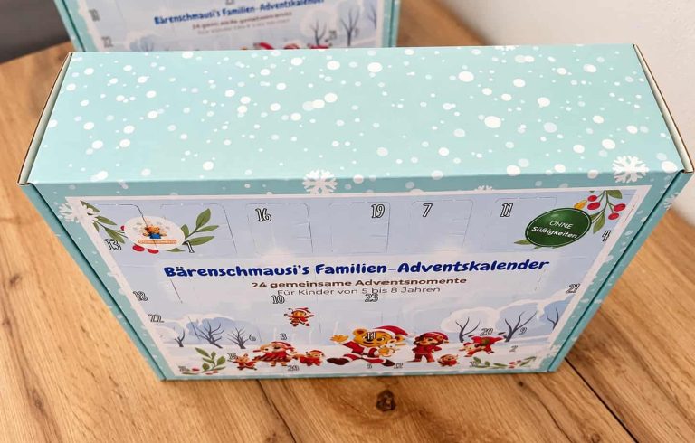 Bärenschmausis Familien Adventskalender ohne Süßigkeiten Bärenschmausis Familien Adventskalender mit 24 gemeinsamen Adventsmomenten für Familien mit Kindern von 5 bis 8 Jahren.
